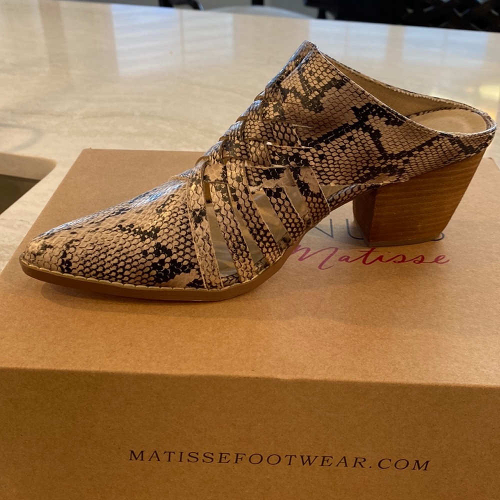 NIB Snakeskin Leather Mules size 8M
